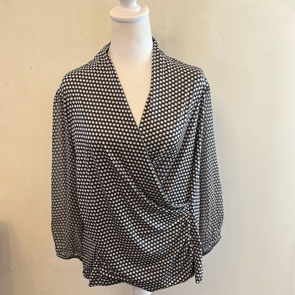 Chenault navy cream patterned long sheer sleeve blouse Size 2X New